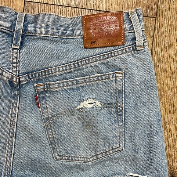 Levi’s 501 Distressed Light Wash Jean Shirts Size 29 - Picture 6 of 9